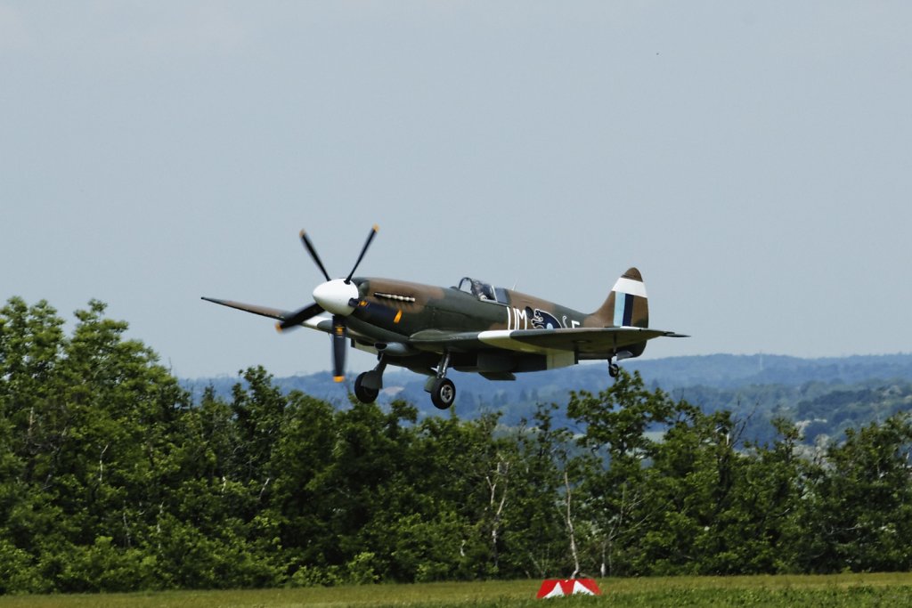Supermarine-Spitfire-b.jpg